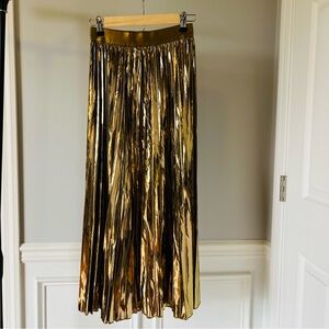Metallic Gold Pleated Skirt. Sz Small.